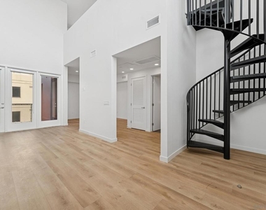 3922 Park Blvd - Photo Thumbnail 2