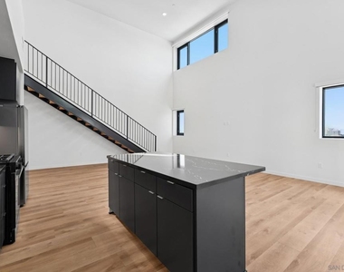 3922 Park Blvd - Photo Thumbnail 2