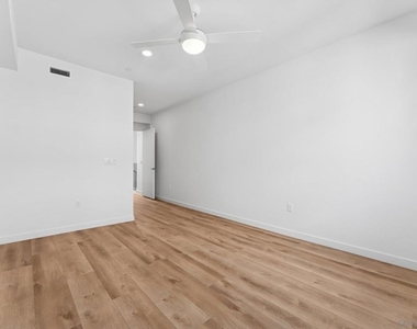 3922 Park Blvd - Photo Thumbnail 7