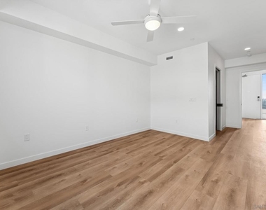 3922 Park Blvd - Photo Thumbnail 6