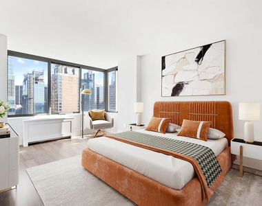 West 47th Street - Photo Thumbnail 4