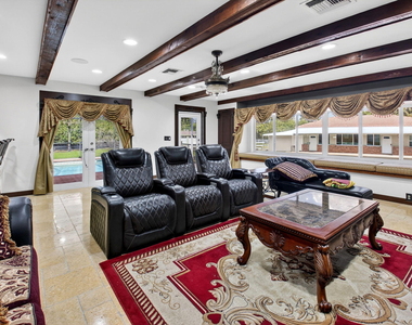 10965 La Reina Road - Photo Thumbnail 7