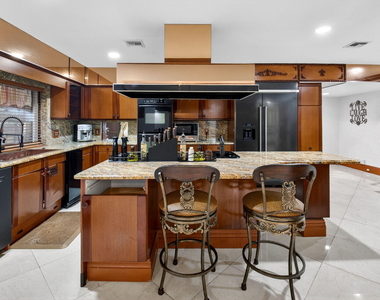 10965 La Reina Road - Photo Thumbnail 13