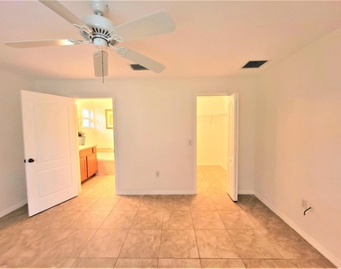 351 Del Monte Road - Photo Thumbnail 14