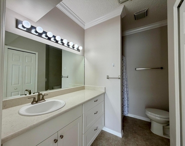 6295 33rd Manor - Photo Thumbnail 13