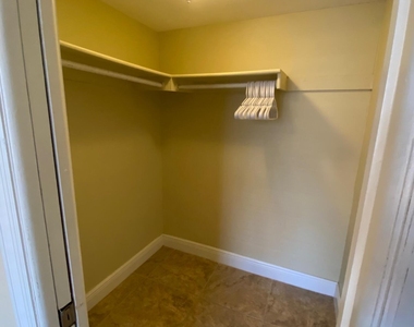 801 Hummingbird Way - Photo Thumbnail 11