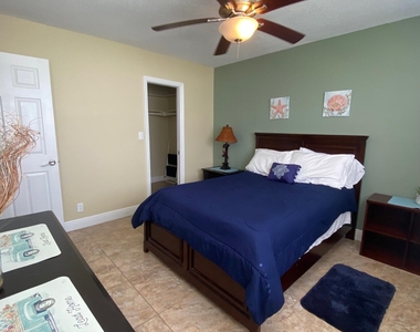 801 Hummingbird Way - Photo Thumbnail 15