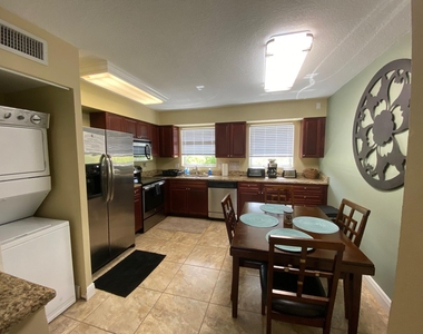 801 Hummingbird Way - Photo Thumbnail 4