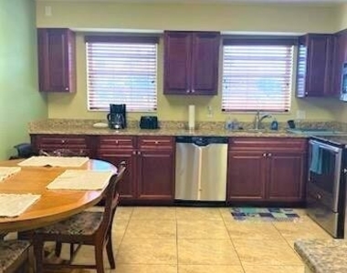 801 Hummingbird Way - Photo Thumbnail 6