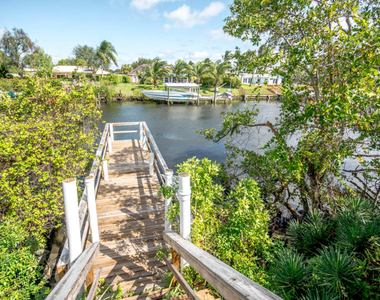 801 Hummingbird Way - Photo Thumbnail 25