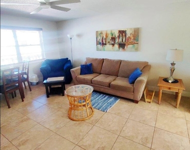 801 Hummingbird Way - Photo Thumbnail 1
