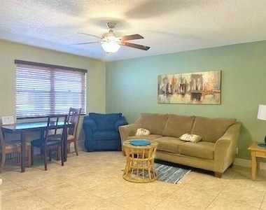 801 Hummingbird Way - Photo Thumbnail 3