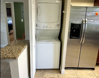 801 Hummingbird Way - Photo Thumbnail 6