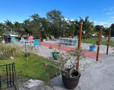 801 Hummingbird Way - Photo Thumbnail 19