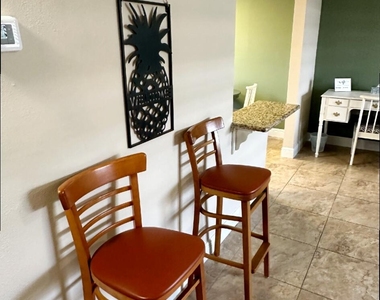 801 Hummingbird Way - Photo Thumbnail 3