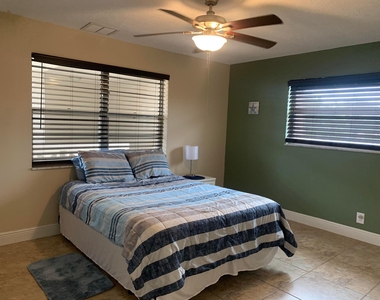 801 Hummingbird Way - Photo Thumbnail 7