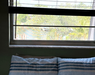 801 Hummingbird Way - Photo Thumbnail 9