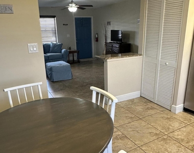 801 Hummingbird Way - Photo Thumbnail 5