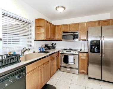 308 Southwind Court - Photo Thumbnail 4