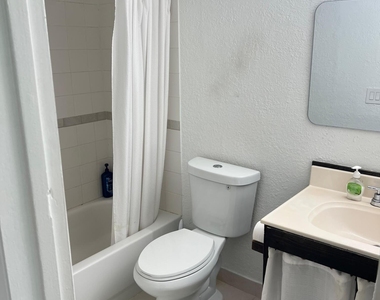 3522 Ne 171st Street - Photo Thumbnail 9