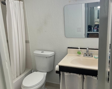 3522 Ne 171st Street - Photo Thumbnail 8