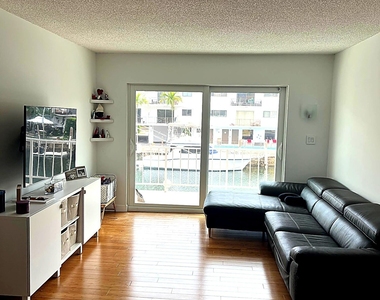 3522 Ne 171st Street - Photo Thumbnail 3