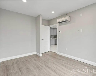 150-02 Hillside Avenue - Photo Thumbnail 6