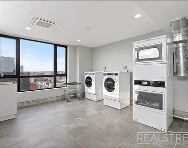 150-02 Hillside Avenue - Photo Thumbnail 9