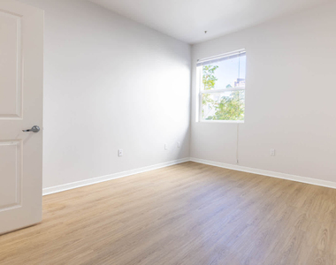601 E. 2nd Street - Photo Thumbnail 27