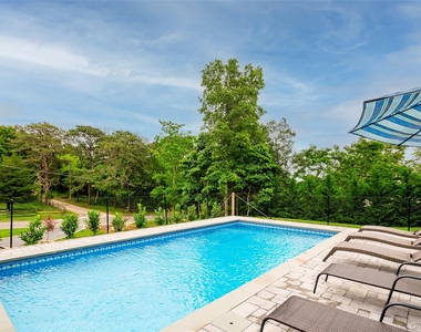 15 S Beach Road - Photo Thumbnail 1
