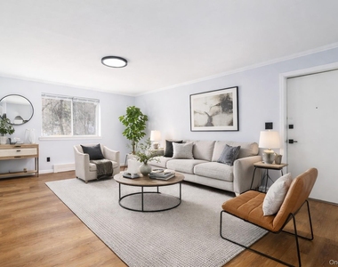 615 Fox Run Lane - Photo Thumbnail 1