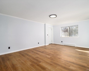 615 Fox Run Lane - Photo Thumbnail 4