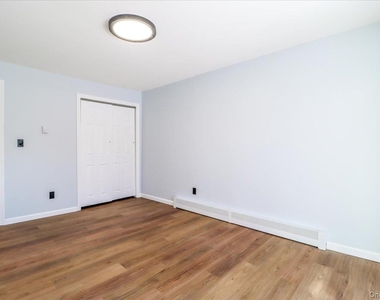 615 Fox Run Lane - Photo Thumbnail 15