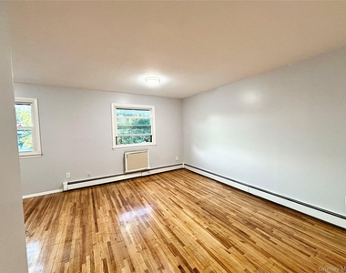 256-20 Craft Avenue - Photo Thumbnail 8