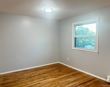 256-20 Craft Avenue - Photo Thumbnail 7