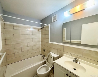 256-20 Craft Avenue - Photo Thumbnail 10