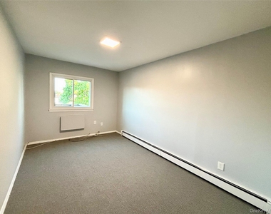 256-20 Craft Avenue - Photo Thumbnail 13