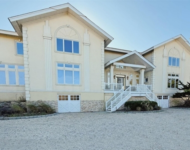 605 Dune Road - Photo Thumbnail 3