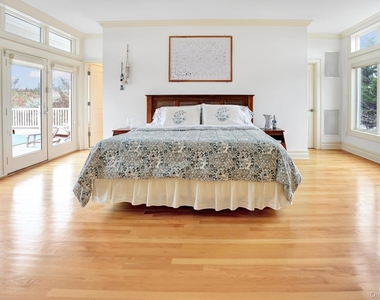 605 Dune Road - Photo Thumbnail 15