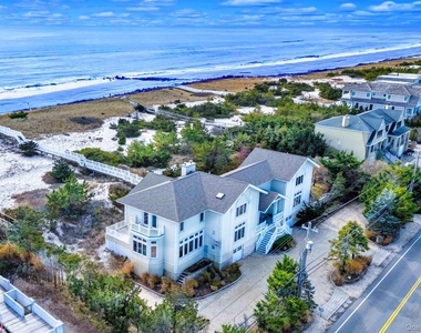 605 Dune Road - Photo Thumbnail 1