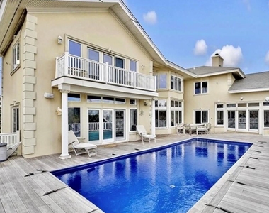 605 Dune Road - Photo Thumbnail 4