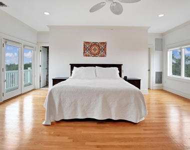 605 Dune Road - Photo Thumbnail 22