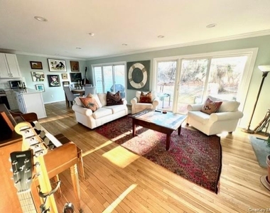 25 Mitchell - Photo Thumbnail 4