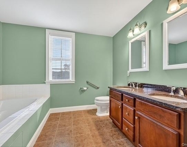 15 Cropsey Street - Photo Thumbnail 14