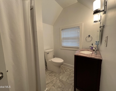 223 Lake Avenue - Photo Thumbnail 8