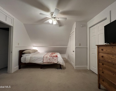 223 Lake Avenue - Photo Thumbnail 7