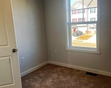 148 Olga Drive - Photo Thumbnail 28