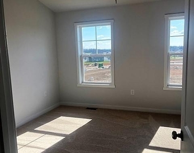 148 Olga Drive - Photo Thumbnail 35
