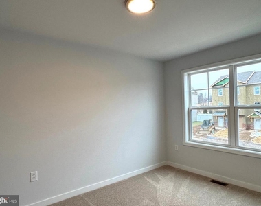 148 Olga Drive - Photo Thumbnail 10
