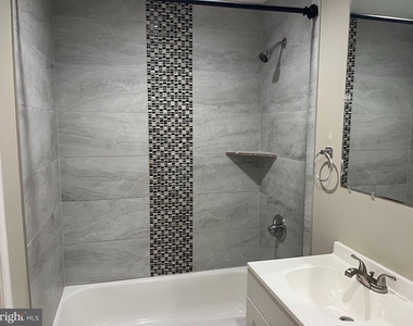 14684 Cloverdale Road - Photo Thumbnail 7